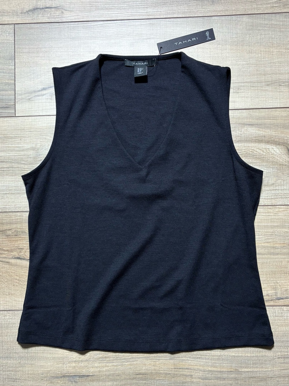 Tahari Womens Sleeveless V-Neck Top Size Medium Black
